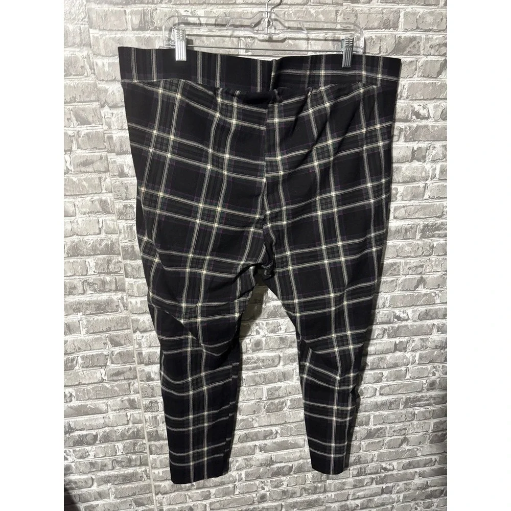 Torrid Plaid‎ Legging - Picture 2 of 4